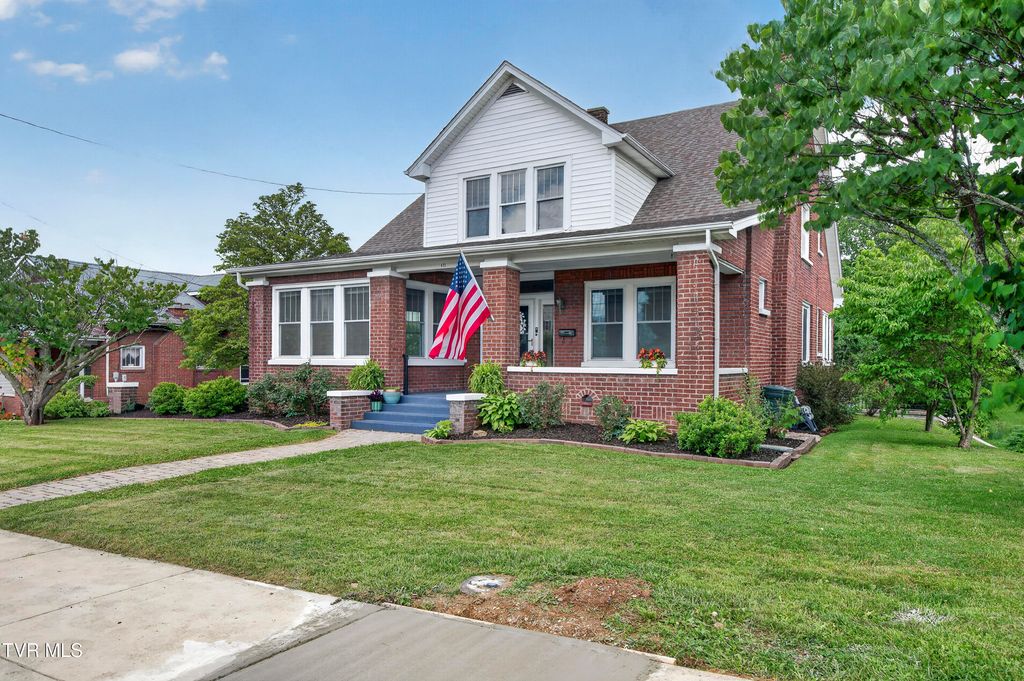 415 East Main Street, Marion, VA 24354