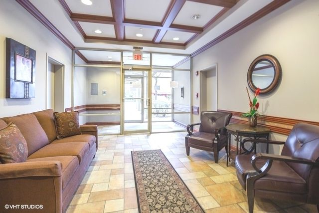 100 N Bokelman Street 429, Roselle, IL 60172