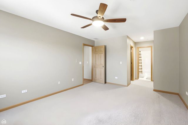 100 N Bokelman Street 429, Roselle, IL 60172
