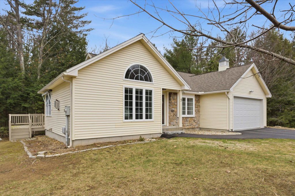 31 Henderson Rd Unit 5, Gilford, NH 03249