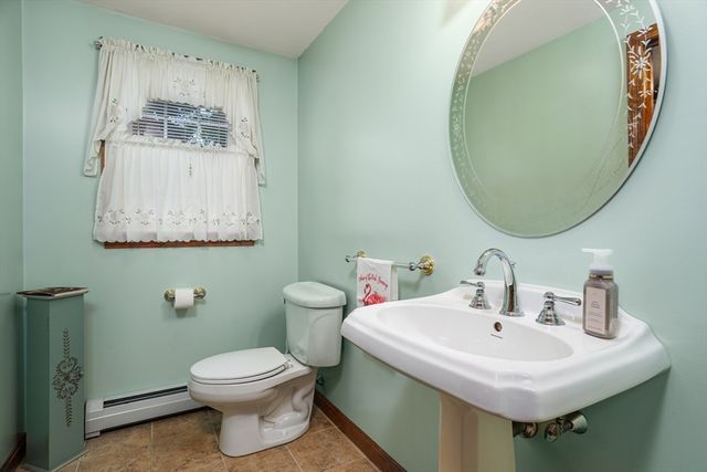 29 Morningside St, Leominster, MA 01453
