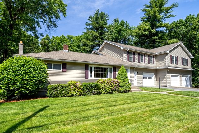 29 Morningside St, Leominster, MA 01453