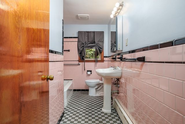 29 Morningside St, Leominster, MA 01453