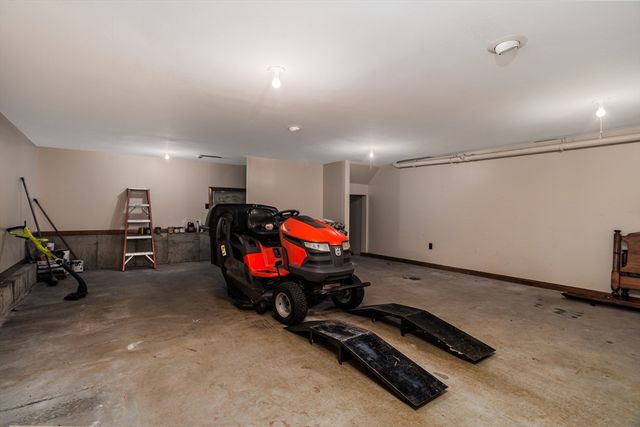 29 Morningside St, Leominster, MA 01453