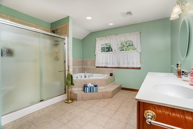 29 Morningside St, Leominster, MA 01453