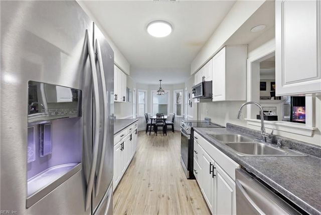 1328 Kasba CT, Virginia Beach, VA 23464