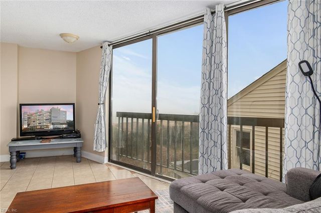 1222 E Ocean View Ave Apt 306, Norfolk, VA 23503