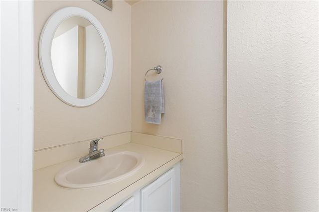 1222 E Ocean View Ave Apt 306, Norfolk, VA 23503