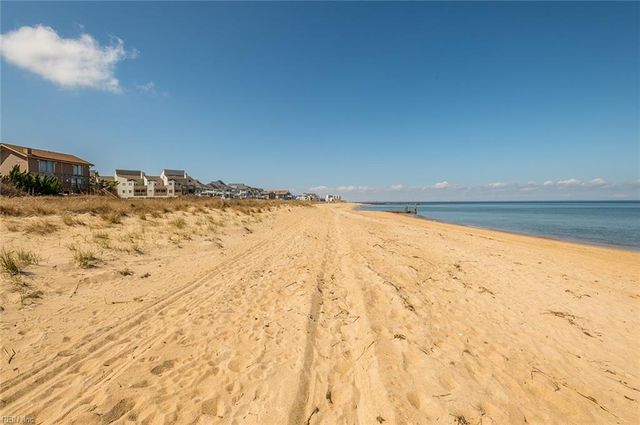 1222 E Ocean View Ave Apt 306, Norfolk, VA 23503