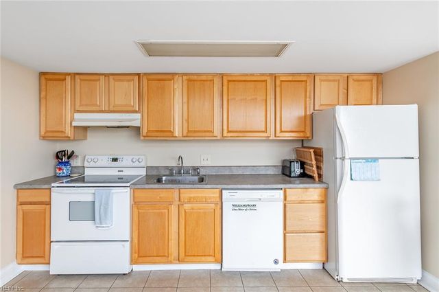 1222 E Ocean View Ave Apt 306, Norfolk, VA 23503