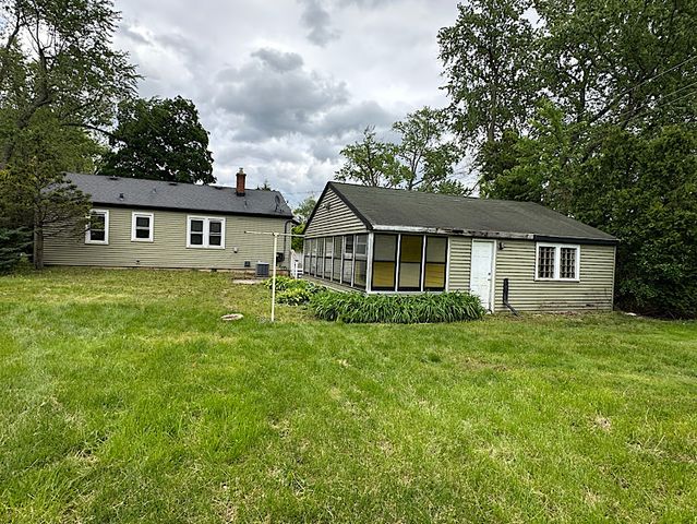 1N100 Harriet Street, Wheaton, IL 60187