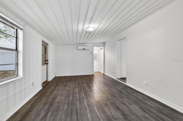 500 35TH AVENUE N, St Petersburg, FL 33704