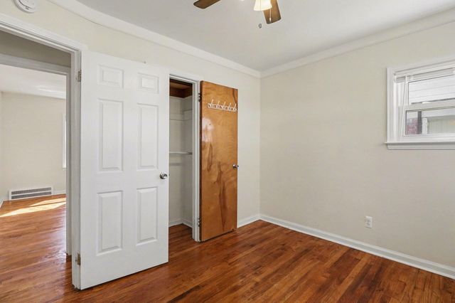 20450 Lancaster Street, Harper Woods City, MI 48225