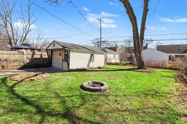 20450 Lancaster Street, Harper Woods City, MI 48225