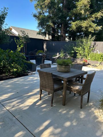 2429 Summerset Ct, Lodi, CA 95242
