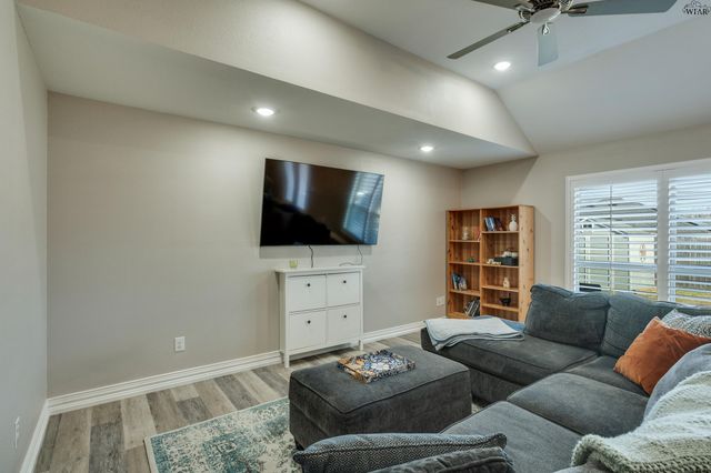 813 CORBIN DRIVE, Burkburnett, TX 76354