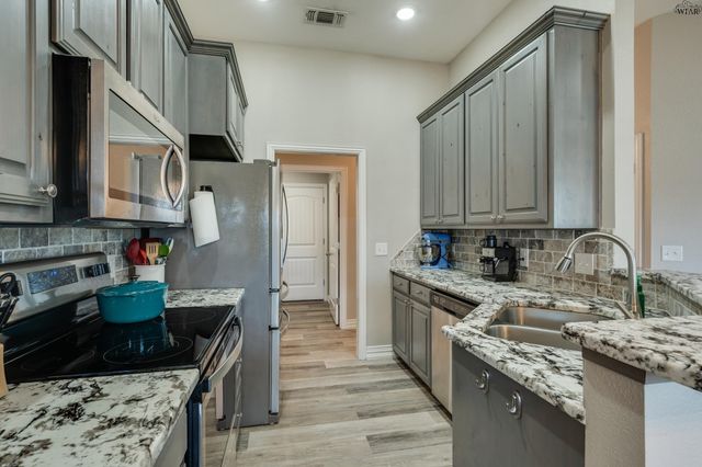 813 CORBIN DRIVE, Burkburnett, TX 76354