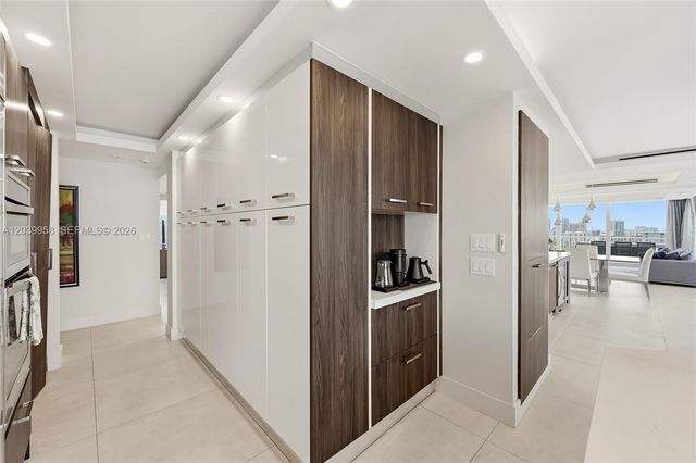 2800 E Sunrise Blvd PHG, Fort Lauderdale, FL 33304