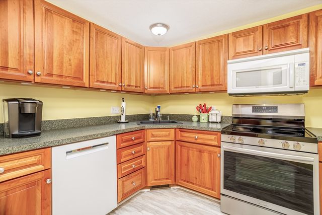 195 Bridle Cross Road 195, Fitchburg, MA 01420