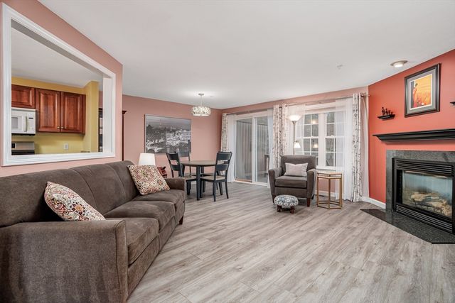 195 Bridle Cross Road 195, Fitchburg, MA 01420