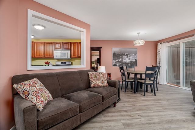 195 Bridle Cross Road 195, Fitchburg, MA 01420