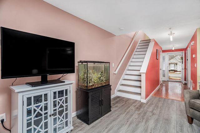 195 Bridle Cross Road 195, Fitchburg, MA 01420