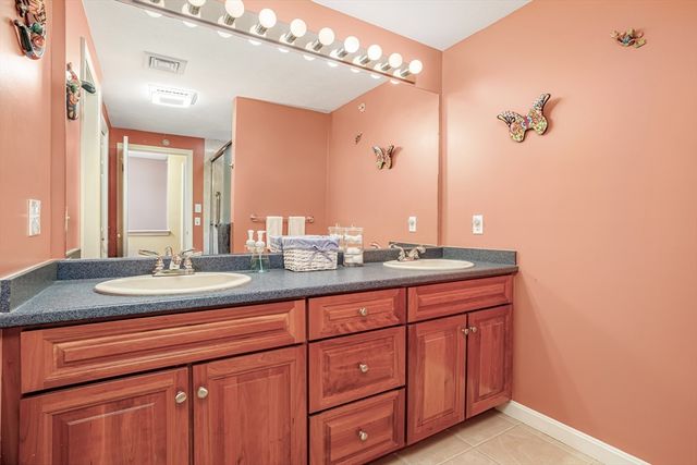 195 Bridle Cross Road 195, Fitchburg, MA 01420