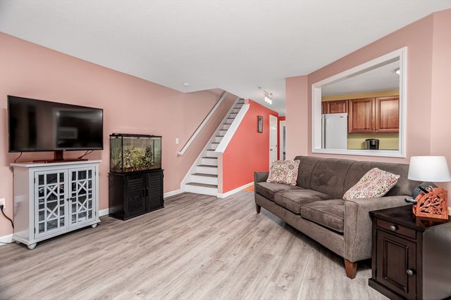 195 Bridle Cross Road 195, Fitchburg, MA 01420