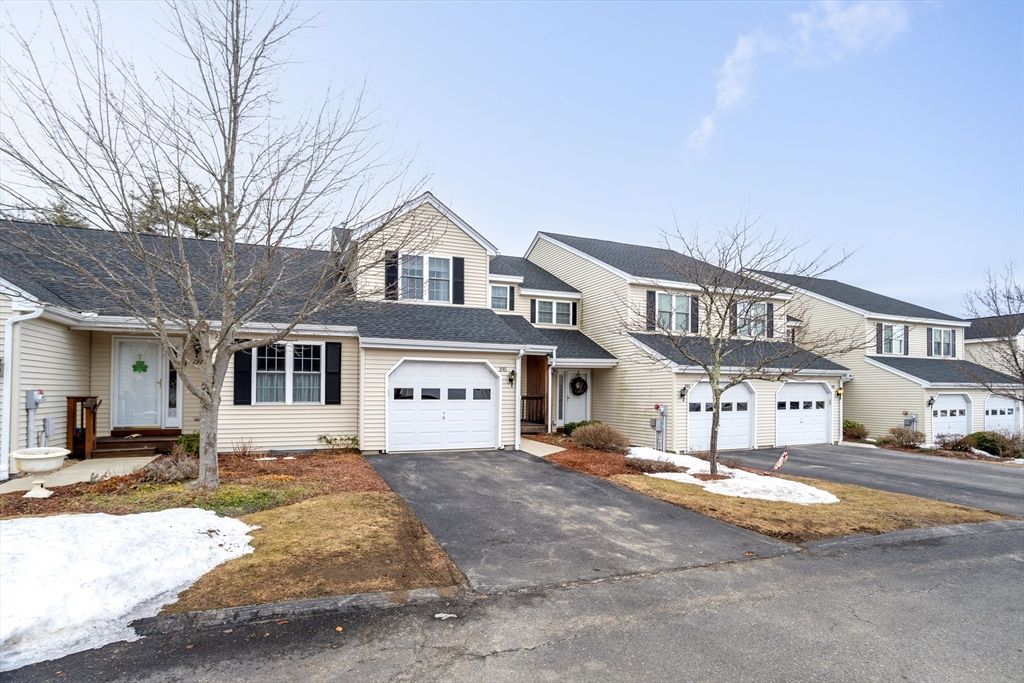195 Bridle Cross Road 195, Fitchburg, MA 01420