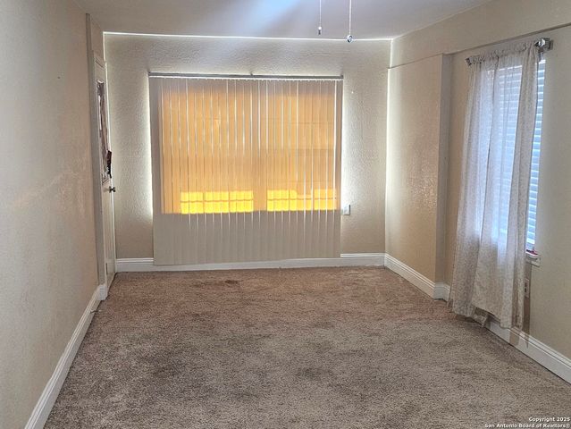 4611 Creekmoor Dr, San Antonio, TX 78220