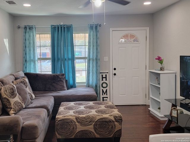 4611 Creekmoor Dr, San Antonio, TX 78220