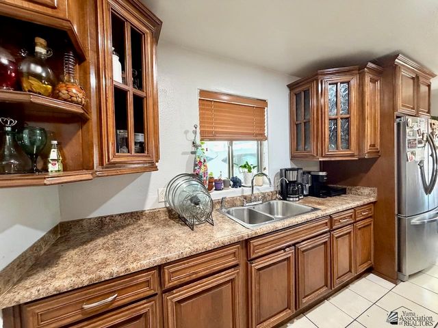1216 E D St, San Luis, AZ 85336