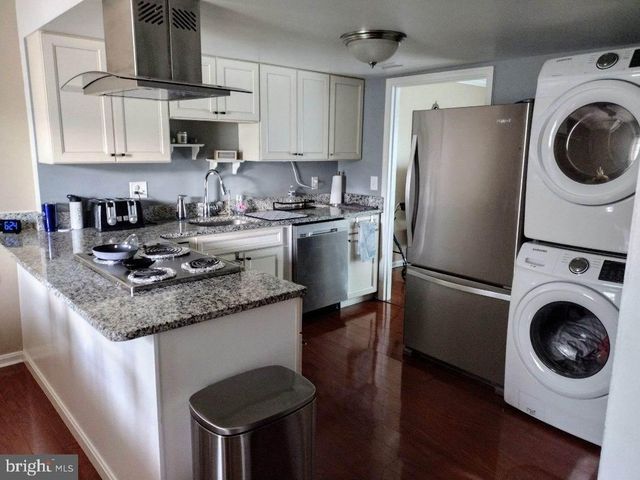1050-B RAMSGATE CT, Sterling, VA 20164