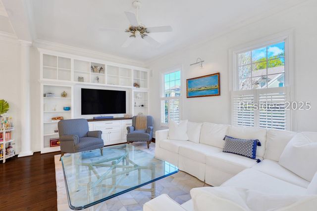 48 Sparwheel Ln, Hilton Head Island, SC 29926