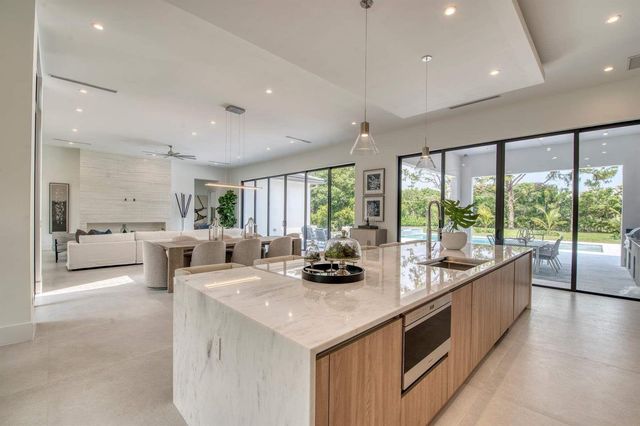 5382 Sea Biscuit Road, Palm Beach Gardens, FL 33418