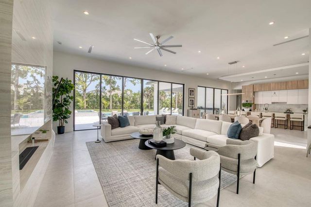 5382 Sea Biscuit Road, Palm Beach Gardens, FL 33418