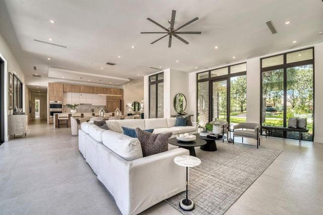 5382 Sea Biscuit Road, Palm Beach Gardens, FL 33418