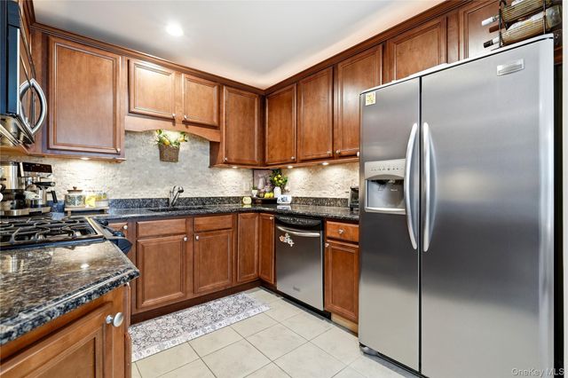 348 Medea Way, Central Islip, NY 11722