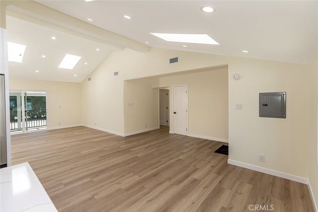 15724 Chase Street, North Hills, CA 91343