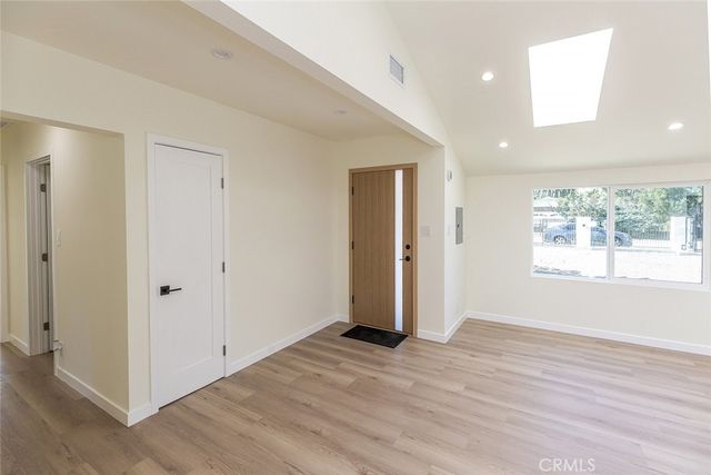 15724 Chase Street, North Hills, CA 91343