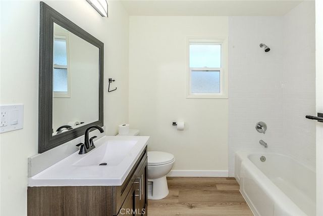 15724 Chase Street, North Hills, CA 91343