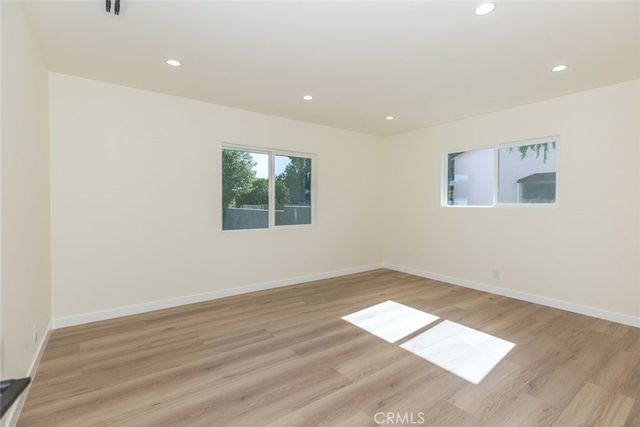 15724 Chase Street, North Hills, CA 91343