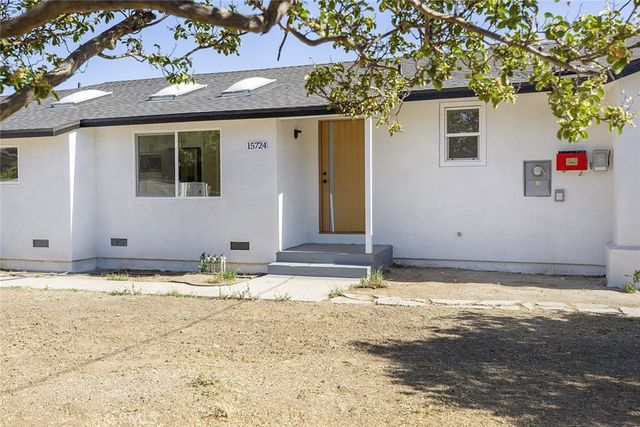 15724 Chase Street, North Hills, CA 91343
