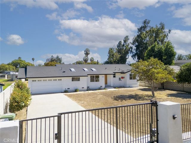 15724 Chase Street, North Hills, CA 91343