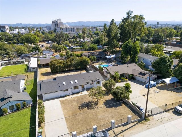 15724 Chase Street, North Hills, CA 91343