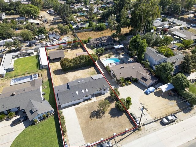 15724 Chase Street, North Hills, CA 91343