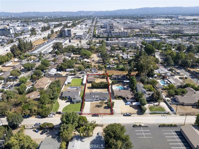 15724 Chase Street, North Hills, CA 91343