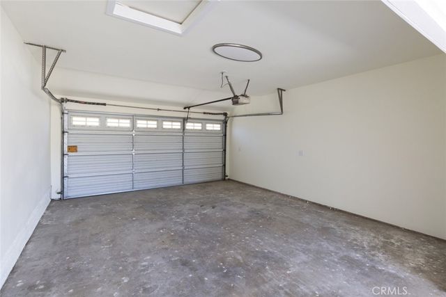 15724 Chase Street, North Hills, CA 91343