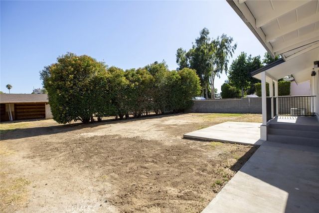 15724 Chase Street, North Hills, CA 91343