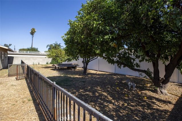 15724 Chase Street, North Hills, CA 91343
